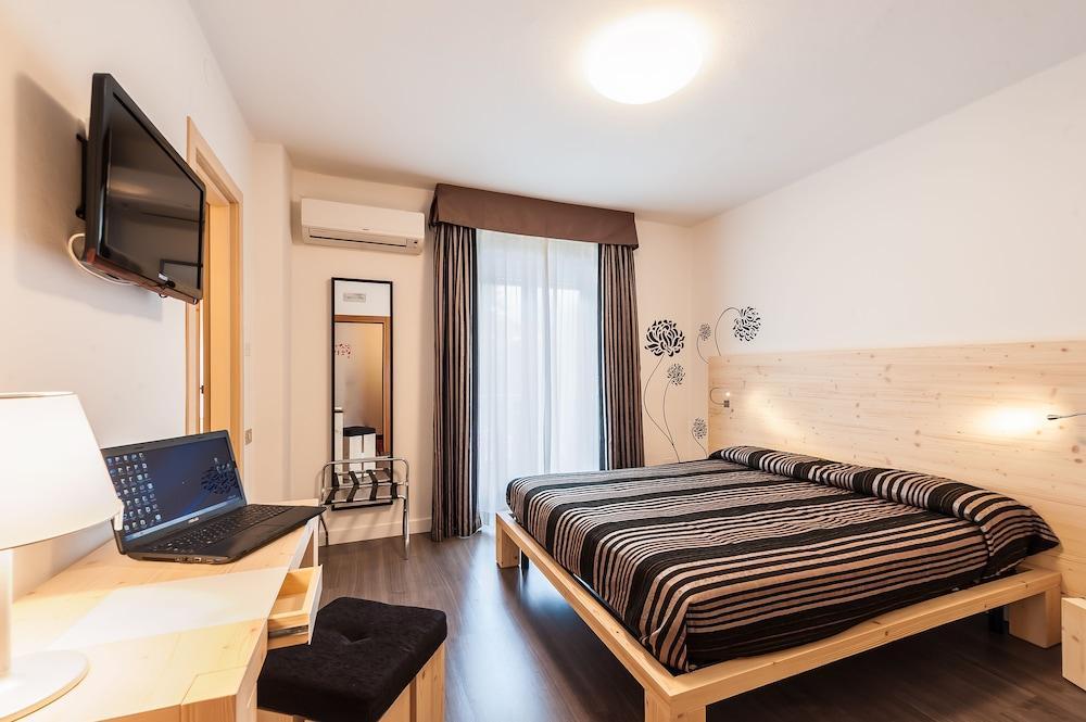 Hotel Al Sorriso Greenpark & Wellness Levico Terme Esterno foto