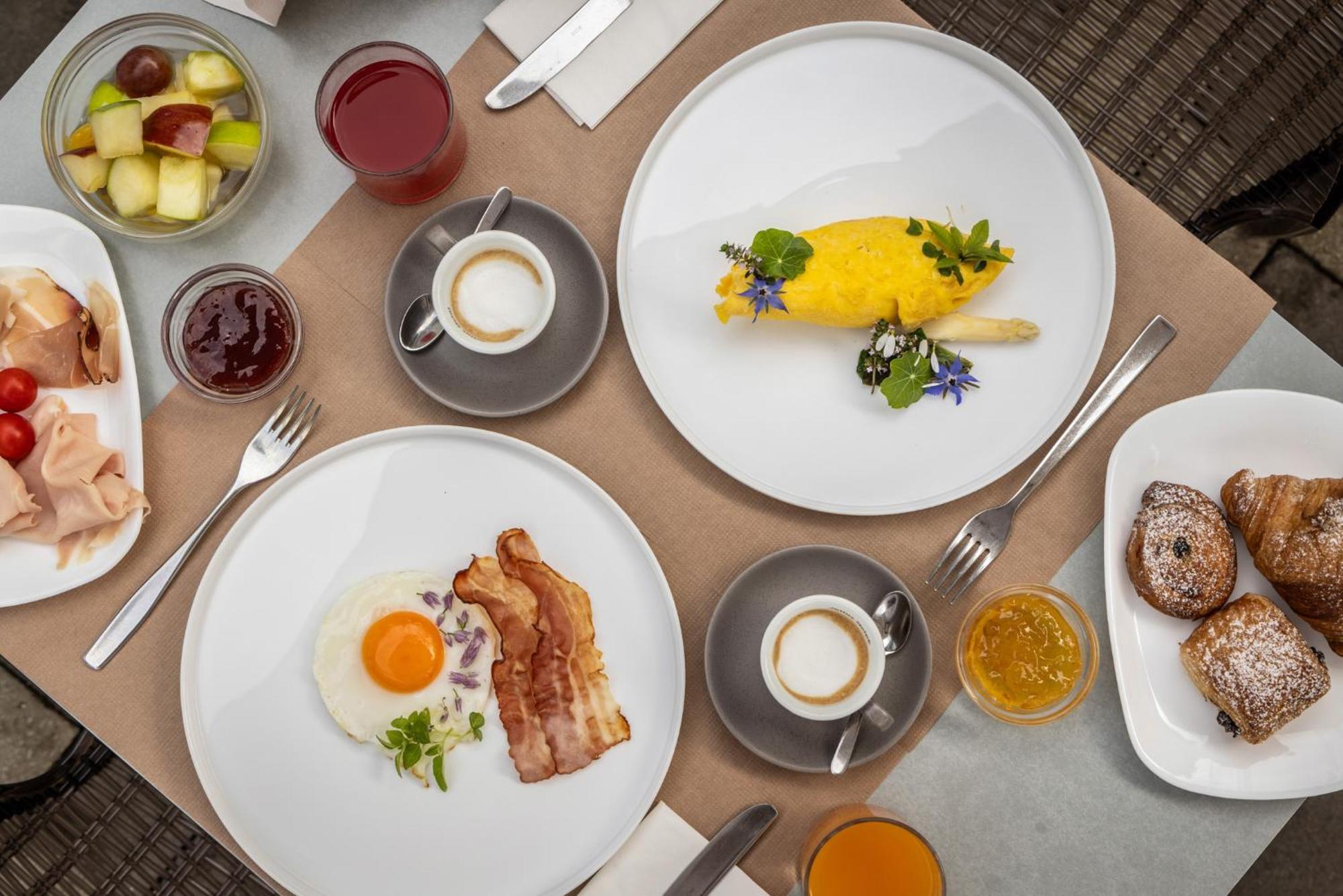 Hotel Al Sorriso Greenpark & Wellness Levico Terme Esterno foto