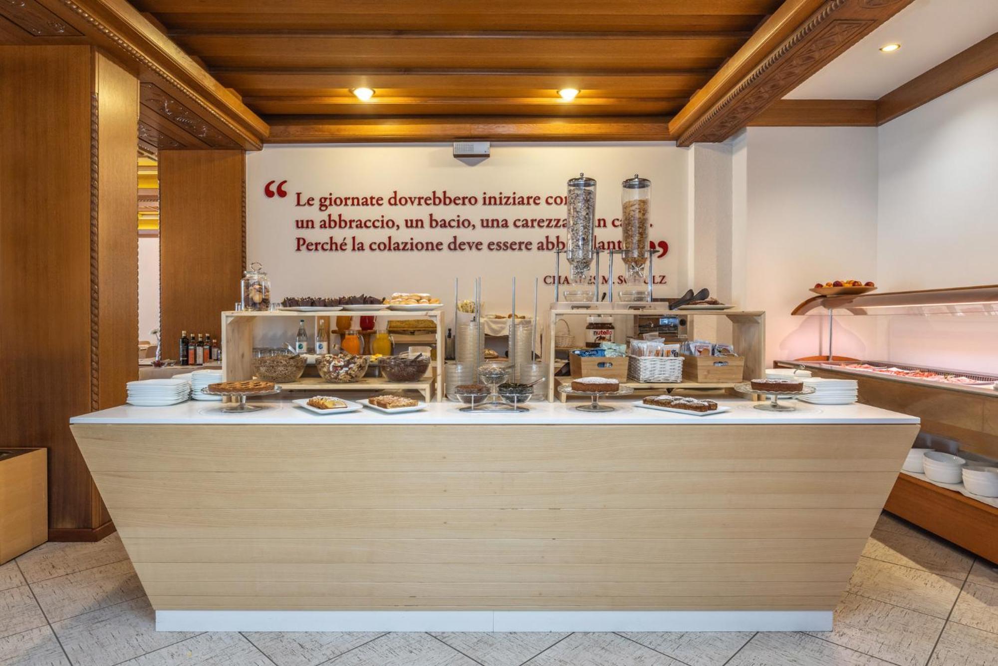 Hotel Al Sorriso Greenpark & Wellness Levico Terme Esterno foto