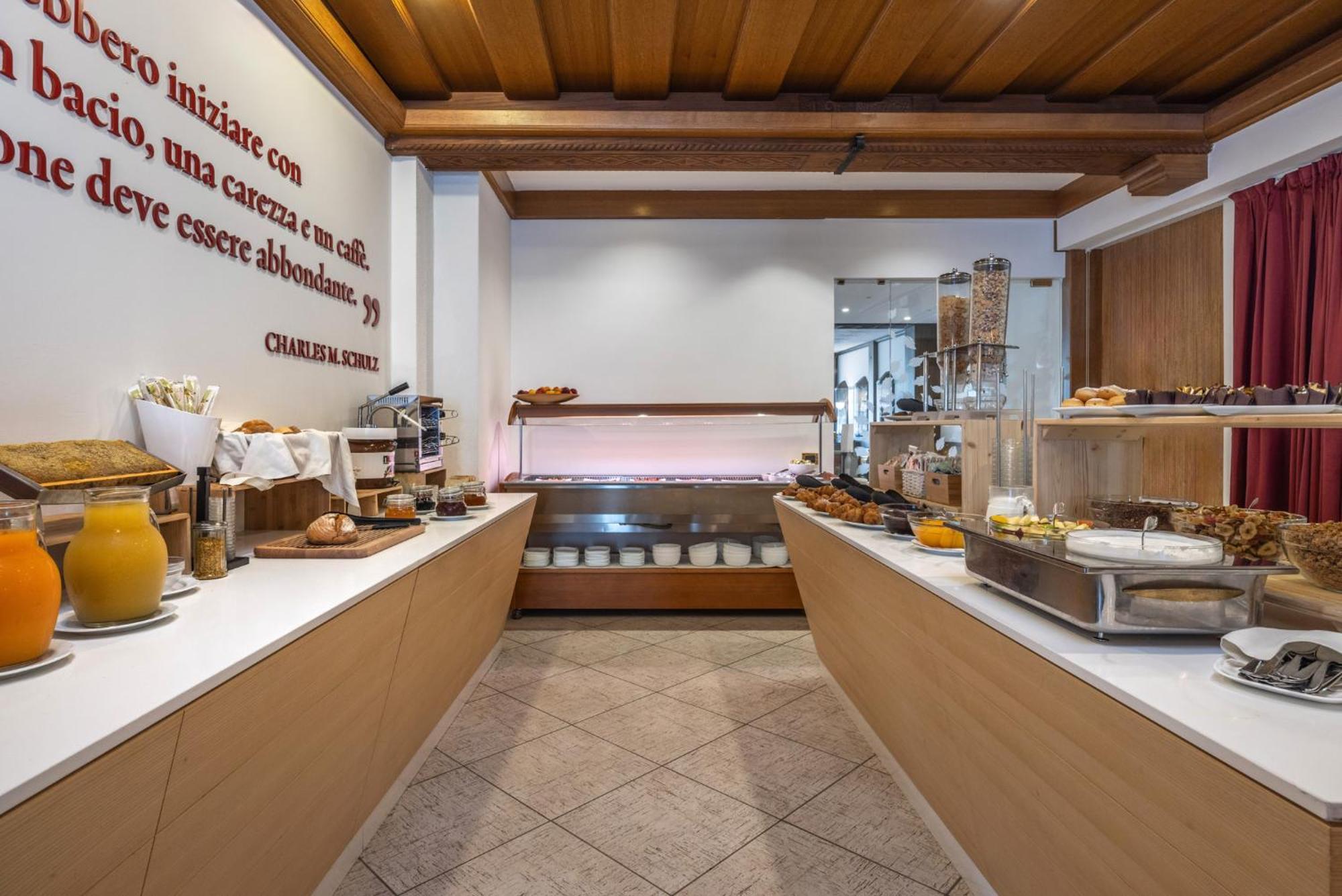 Hotel Al Sorriso Greenpark & Wellness Levico Terme Esterno foto