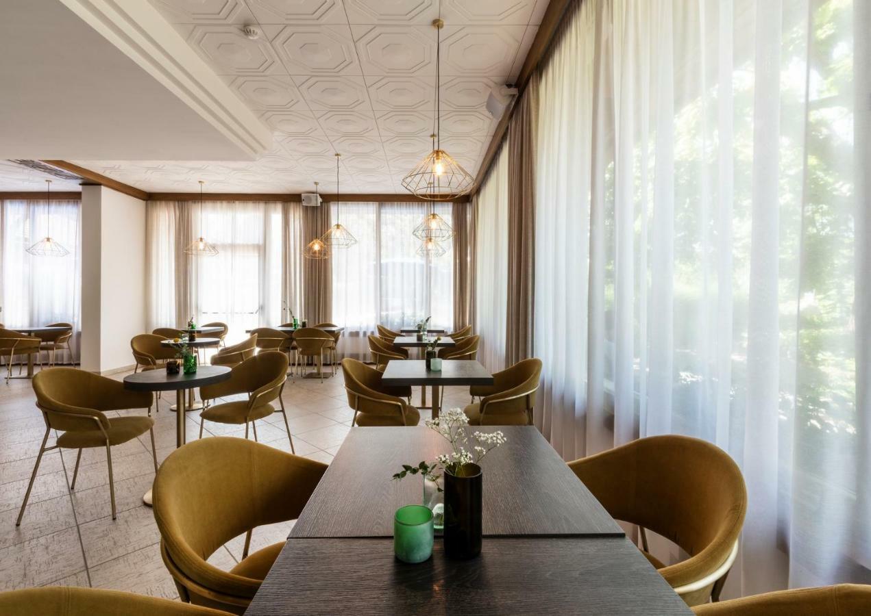 Hotel Al Sorriso Greenpark & Wellness Levico Terme Esterno foto