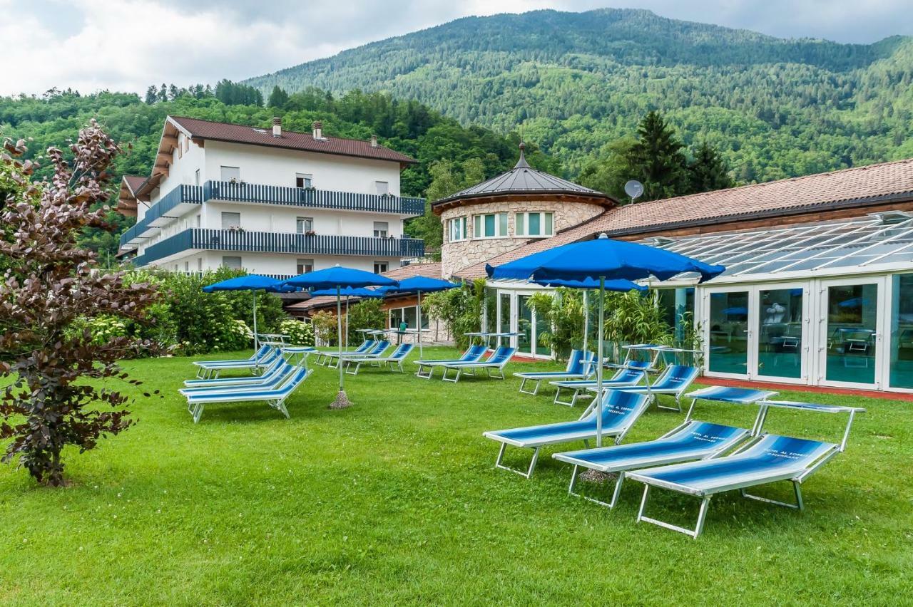 Hotel Al Sorriso Greenpark & Wellness Levico Terme Esterno foto